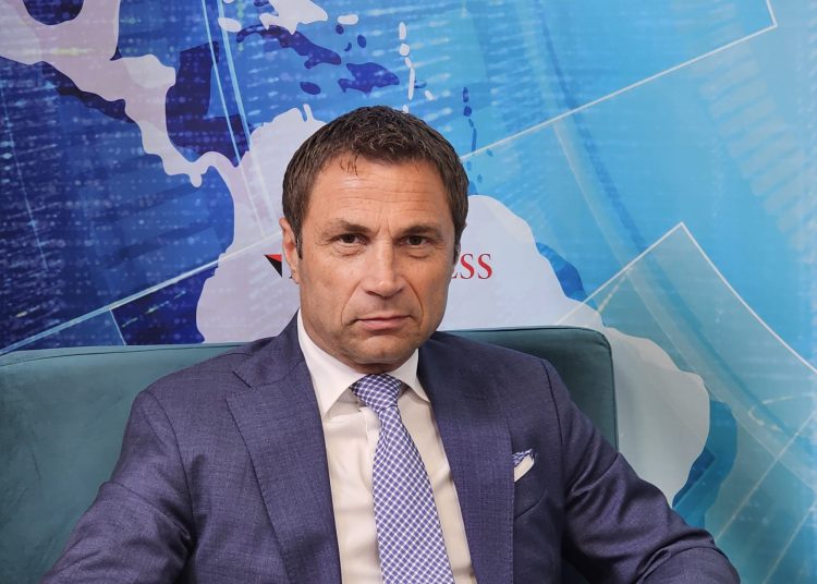 detalii din rechizitoriul in care cristian radu de la mangalia lua mita de la agentii economici de pe ce site isi comanda hainele cine facea comenzile si cum comunica prin bilete 697335570bca2