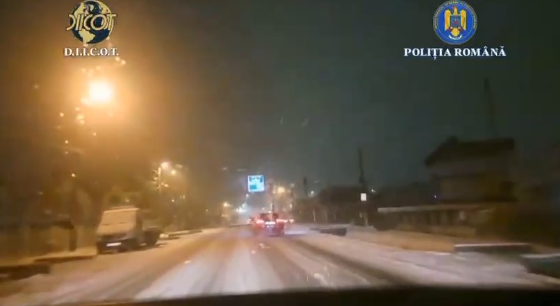 doi indivizi suspectati de trafic de droguri si proxenetism retinuti de procurorii diicot 695e513ec1f3c