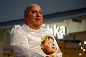 doliu in lumea teatrului actorul scenaristul si regizorul constantean cristian mitescu s a stins din viata 6958acee3e208