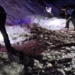 familie cu doi copii salvata de jandarmii montani dupa ce a ramas blocata in zapada la poarta raiului 695d5f3b41c38