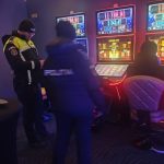 foto actiunea politistilor din constanta pentru protectia minorilor verificari la salile de jocuri de noroc si masuri de preventie a delincventei 696cbd60d1cea