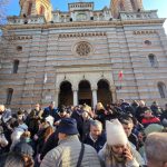 fotovideo mii de credinciosi s au adunat la constanta pentru a participa la slujba de boboteaza 695d03a4d9e0d