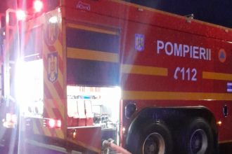 incendiu la mansarda unui bloc din murfatlar un tanar a ajuns la spital cu arsuri 696ab16a4efb4