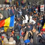 incidente la protestul din bucuresti manifestantii au aruncat cu bulgari in jandarmi 696946a3949cc