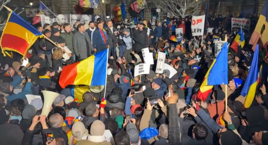 incidente la protestul din bucuresti manifestantii au aruncat cu bulgari in jandarmi 696946a3949cc