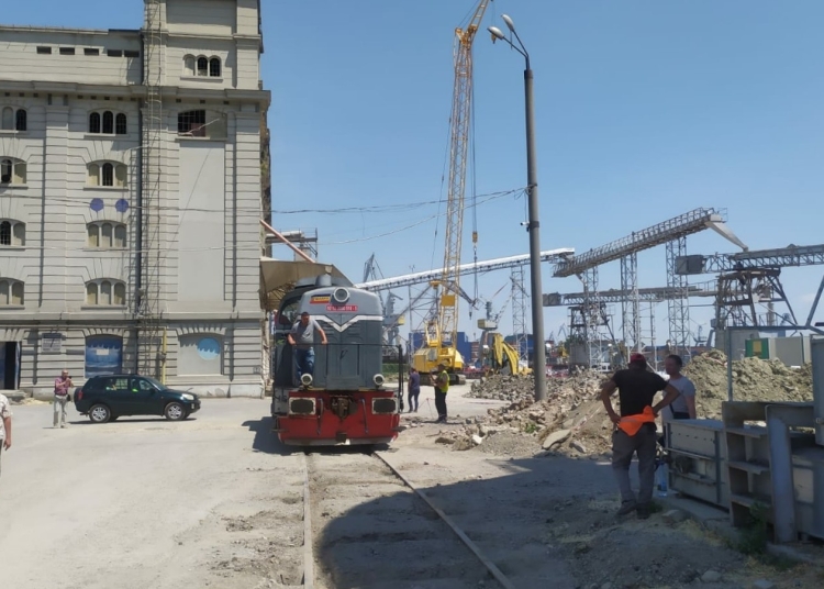 licitatie de 44 milioane lei pentru dragaj si lucrari hidrografice in porturile galati braila si tulcea 696f082466eaf