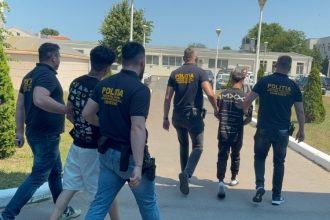 lovitura pentru cei doi indivizi care au spart de doua ori magazinul emag din constanta si apoi au agresat o varstnica 69683863aab03