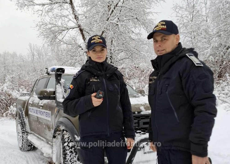 mai multi romani nu au fost lasati sa iasa din tara 696f2bea68446