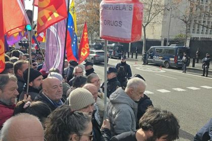 maifestatie de amploare pro maduro in fata ambasadei sua de la madrid nu agresiunii imperialiste contra venezuelei 695aa0291cbca