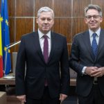 ministrul afacerilor interne catalin predoiu intrevedere cu delegatia comisiei europene condusa de olivier onidi coordonatorul schengen al comisiei europene 696a594f362d6