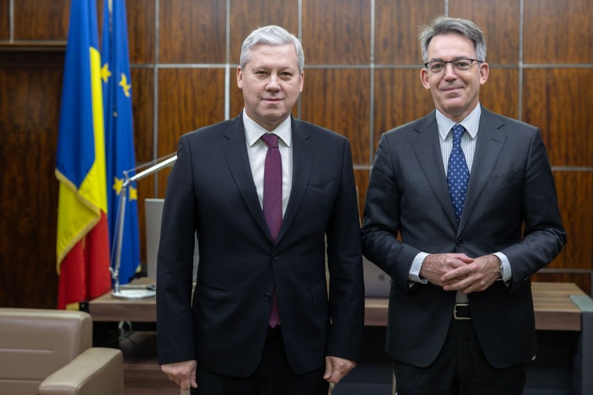 ministrul afacerilor interne catalin predoiu intrevedere cu delegatia comisiei europene condusa de olivier onidi coordonatorul schengen al comisiei europene 696a594f362d6
