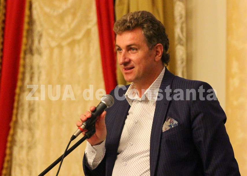 numele lui jean paul tucan in centrul tranzactiilor pentru influenta la guvern i am zis ca daca e baiat cuminte ii dam drumul la plati 697cc350cf324