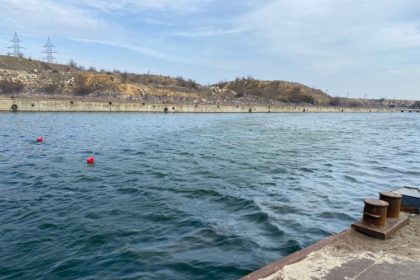 o barja cu ingrasaminte s a scufundat in dunare peste 1000 de tone de chimicale au ajuns in apa autoritatile au tinut ascuns incidentul 69661b8317e17