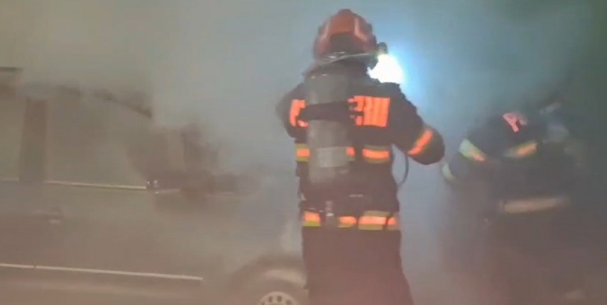 o masina a luat foc in parcarea unui supermarket din vaslui 69766b15efea5
