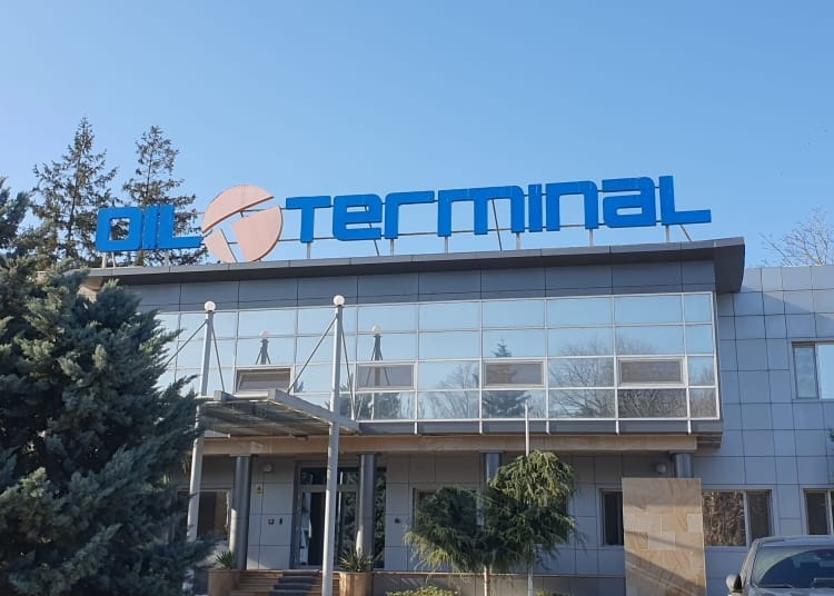 oil terminal da lovitura a semnat doua contracte majore cu unii dintre cei mai importanti jucatori de pe piata carburantilor din romania 695d99bfa1828