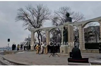 omagiu religios la constanta de ziua culturii nationale ips teodosie oficiaza o slujba pe faleza cazinoului 6968b3a218696