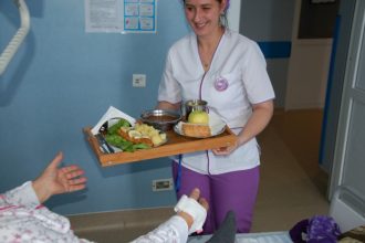 operator din constanta cere guvernului actualizarea alocatiei de hrana pentru pacientii internati 22 de lei pe zi este o suma nedemna 6969077a347e2