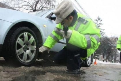 politistii constanteni au verificat daca soferii si au echipat masinile cu anvelope de iarna 69623c1fcfdd0