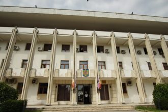 prefectura constanta ataca in instanta compensarea taxei de 200 de lei pe domeniul public 697d5a3f0746b