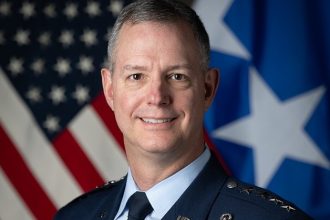 presedintele nicusor dan il primeste pe comandantul suprem al fortelor aliate din europa 696de3f63df00