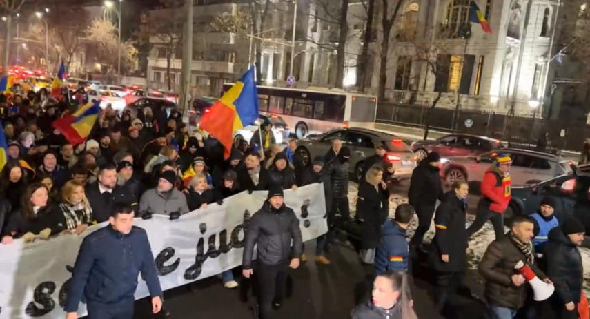 protest de amploare in bucuresti se striga unitate nationala eminescu si calin georgescu este presedinte 6969270c47907