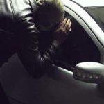 retinut dupa ce a spart geamurile mai multor masini parcate pentru a fura din interior 695f91bc59dec