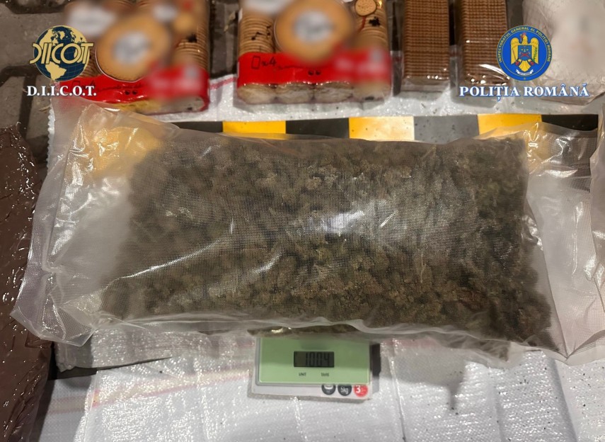 retinut la iasi pentru trafic international de droguri peste 1 kg de canabis adus din spania 697ce2f2c72e0