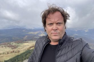 romania promovata international printr un turneu de proiectii organizat de charlie ottley 697a40007b279