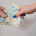 s a laudat ca are relatii printre judecatori si a cerut 13 mii de euro ca sa intervina in solutionarea favorabila a unor dosare penale 695bf8ae79e81