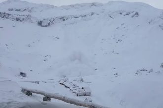 salvamont sibiu avertizeaza risc ridicat de avalansa la balea lac 6957cbe3354eb