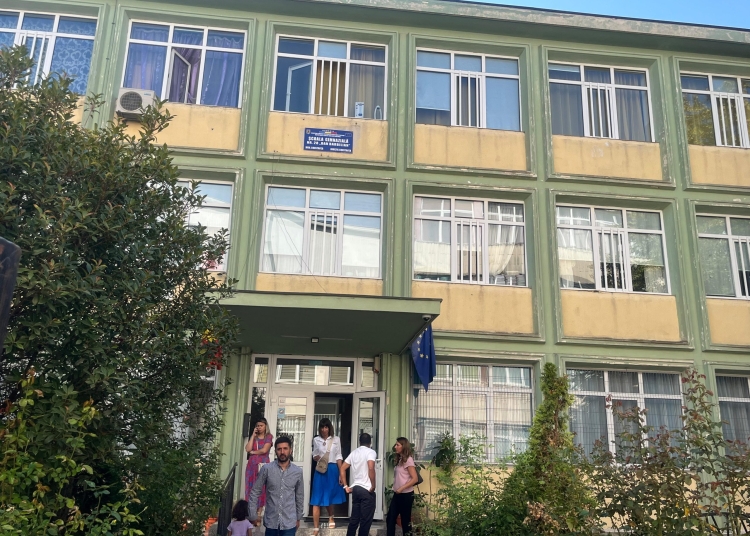 se schimba conducerile scolilor din constanta 85 de posturi de director devin vacante 695b8f2aefc7f