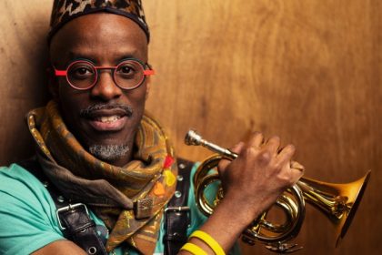 seara de jazz la teatrul pentru copii si tineret calutul de mare constanta cine urca pe scena 696ca759ceaef