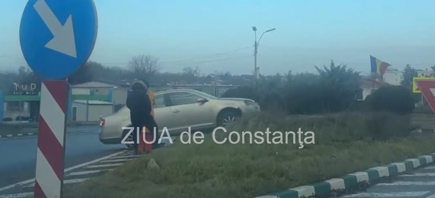 un sofer a urcat cu masina pe sensul giratoriu de la agigea galerie fotovideo 695e1c837a0f7