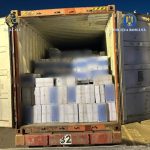 un vames din portul constanta a folosit acte false pentru a permite exportul ilegal a 15 tone de tutun 696130729372e