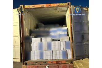 un vames din portul constanta a folosit acte false pentru a permite exportul ilegal a 15 tone de tutun 696130729372e