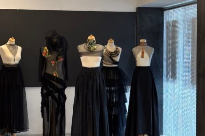 vernisajul expozitiei weartable art to wear pe 20 ianuarie 2026 la centrul jean constantin foto 696d069c5d641