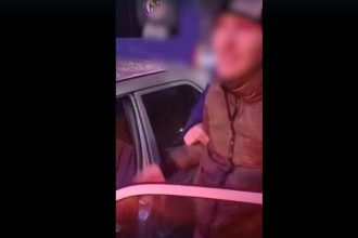 video jandarmii constanteni au prins doi indivizi care se drogau intr o masina unul a fugit si s a ascuns 6960dc35350bc