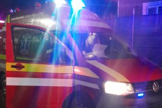 video persoana incarcerata intr un autoturism dupa ce a intrat in coliziune cu un camion 695ff42b63c7d