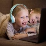 video recomandari esentiale pentru parinti in contextul riscurilor digitale tot mai ridicate 6977095d41344