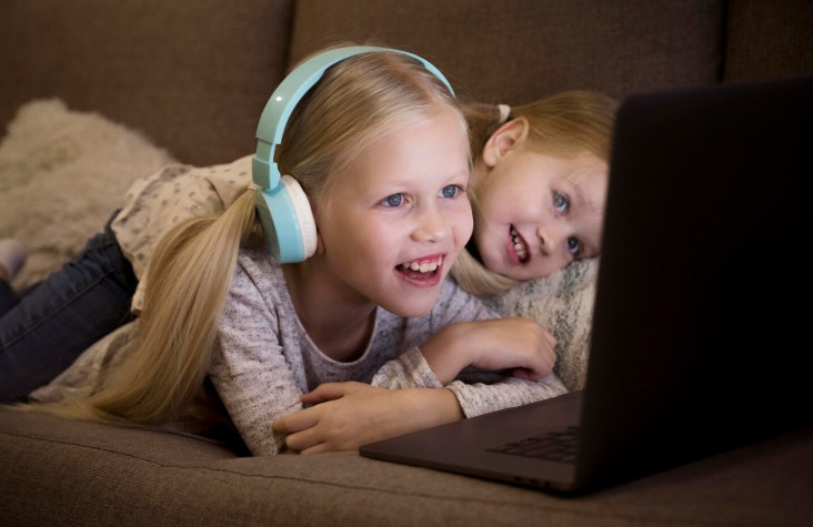 video recomandari esentiale pentru parinti in contextul riscurilor digitale tot mai ridicate 6977095d41344