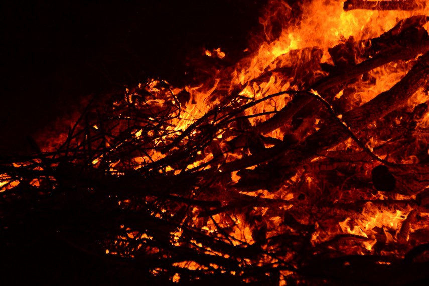 video scenariu apocaliptic intr un oras port o uzina de gaz din chile este sub asediul flacarilor si mii de oameni sunt evacuati 696ca7c397632
