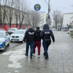 video trei tineri din medgidia dintre care doi minori cercetati pentru furt si talharie unul a fost retinut 697680a601c02