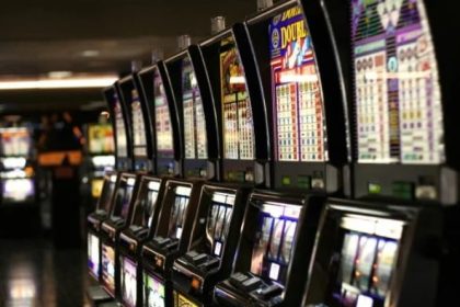 a furat sume mari de bani din incintele a doua sali de jocuri de noroc din constanta a fost retinut 699d883b792dd