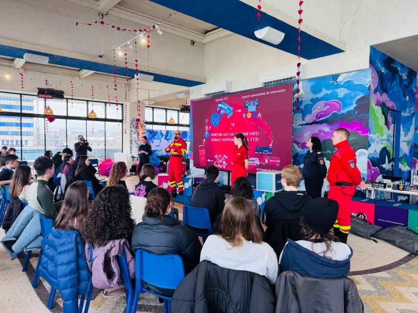 ateliere de pregatire pentru situatii de urgenta alaturi de elevi foto 69a1ad623b957