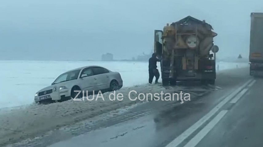 autoturism derapat la iesire de pe autostrada a2 bucuresti constanta spre drajna 6999ba8c2bc44