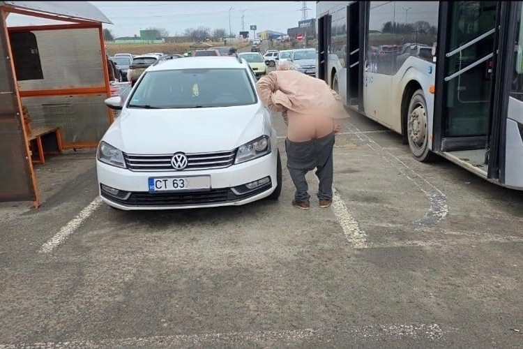 civilizatie reactia unui constantean cand i s a atras atentia ca a parcat in statia de autobuz 69887e4bb307f