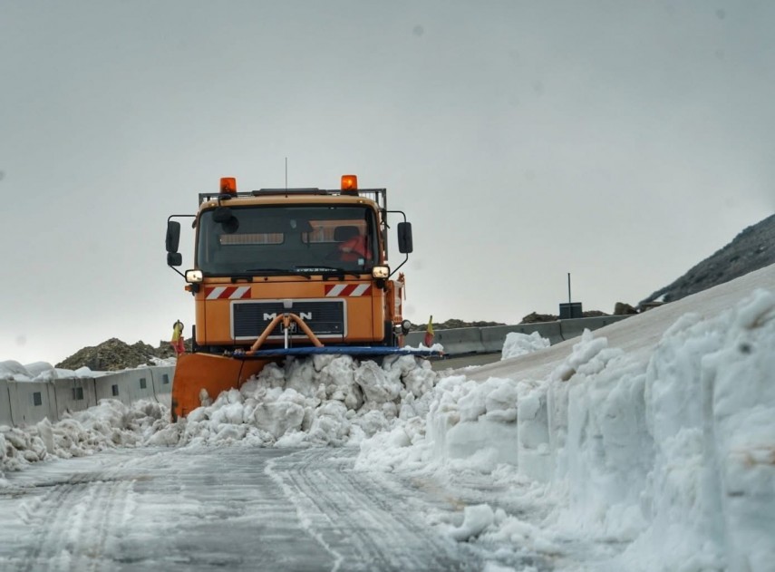 cnair 3 drumuri nationale inchise restrictii de tonaj pe alte 5 sectoare afectate de vremea