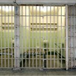 condamnat la peste 5 ani pentru furt calificat saltat de politisti si escortat la poarta alba 6996dbb3eabbb