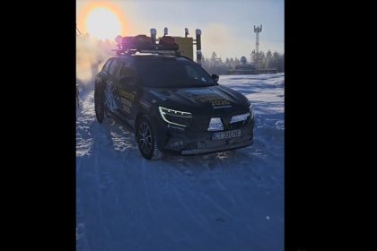 constantean ajuns cu o masina hibrida in oymyakon polul frigului fotovideo 6984586b4d9bf