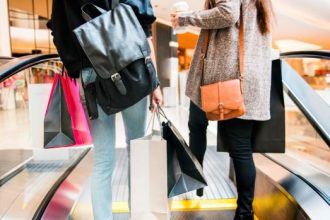 de la faleza la vitrina de ce aleg oamenii din constanta mall ul ca terapie 699dc373116b3